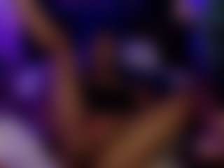 bluuxhoneyy's Live Sex Cam Show