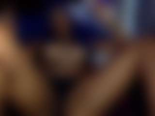 bluuxhoneyy's Live Sex Cam Show