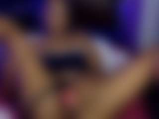 bluuxhoneyy's Live Sex Cam Show