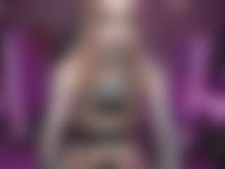 Live cam show with Amy Goth - Blonde Hair Teen (18+) on Camsoda