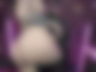 Live cam show with Amy Goth - Green Eyes on Camsoda