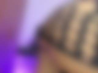 Live cam show with Camila Martinez - Black Hair on friskycurves.com