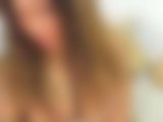 Live cam show with Cock Pleaser - Flashing on Cam Slut