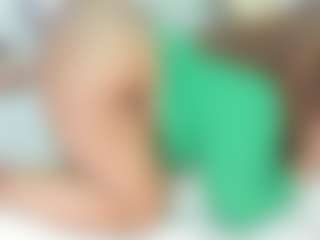Live cam show with Cock Pleaser - Brown Eyes Ebony on AdultVida.com