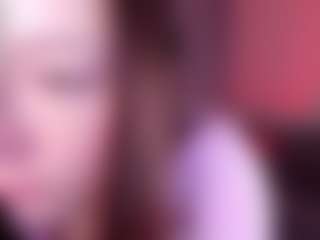 Live cam show with Lovely-Poppy - Facial Piercings on dropp.cam