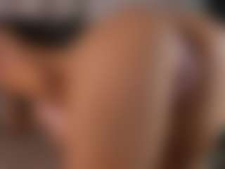 Live cam show with Raisa - Asshole on Camsoda