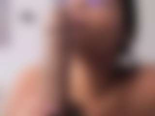 Live cam show with S. Sotto - Small Tits on StripNow