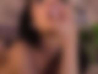 Live cam show with Elle Diane 👑 - Young Adult on hotwifechat.live