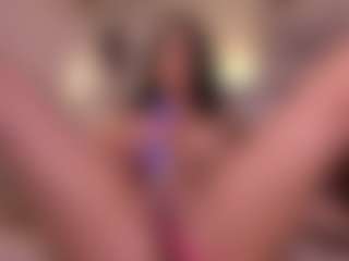 Live cam show with Elle Diane 👑 - Lovense on CamClone
