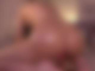 Live cam show with Elle Diane 👑 - Bedroom on Mixed Magazine Live