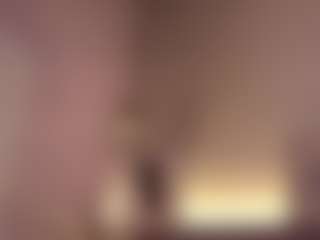 Live cam show with Elle Diane 👑 - Bedroom Teen (18+) on hrnylive.com