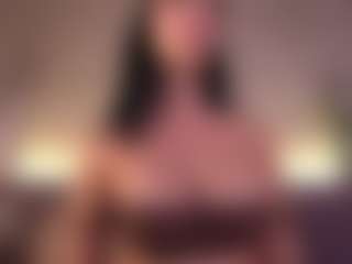 Live cam show with Elle Diane 👑 - Athletic Bedroom on iamadamtest123.com