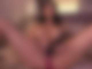 Live cam show with Elle Diane 👑 - Fingering on Uber Horny