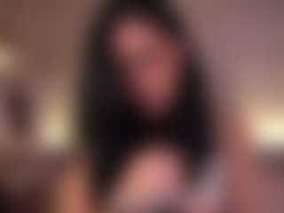 Live cam show with Elle Diane 👑 - Athletic Brown Eyes on SinfulBabes
