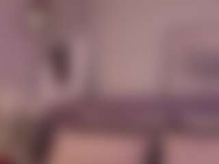 Live cam show with Elle Diane 👑 - Solo on xheatlive.com