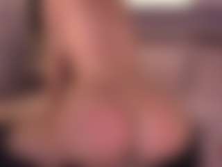 Live cam show with Elle Diane 👑 - Fingering Young Adult on Camsoda