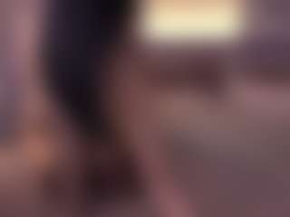 Live cam show with Elle Diane 👑 - Athletic on livesuperchat.net