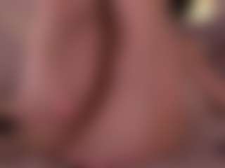 Live cam show with Elle Diane 👑 - Bedroom Big Tits on livesuperchat.net