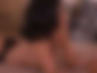 Live cam show with Elle Diane 👑 - Brown Eyes on Hubzter Live