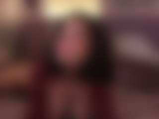 Live cam show with Elle Diane 👑 - Tittyfuck on live18s.com
