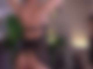 Live cam show with Elle Diane 👑 - Young Adult on Camsoda