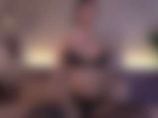 Live cam show with Elle Diane 👑 - Bedroom Teen (18+) on hotwifechat.live