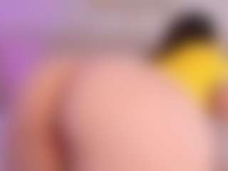 Live cam show with MadelynnGray - Living Room on Dolls Live