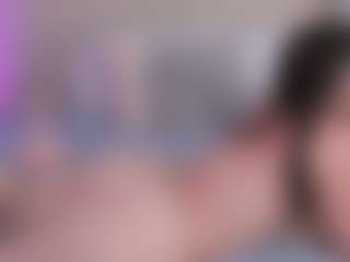 Live cam show with MadelynnGray - Living Room on Free Soda