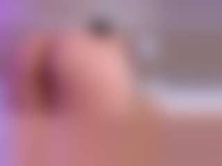 Live cam show with MadelynnGray - Living Room on Camsoda