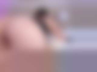 Live cam show with MadelynnGray - Bedroom on TeamSkeetLive