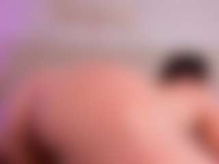 Live cam show with MadelynnGray - Living Room on TeamSkeetLive
