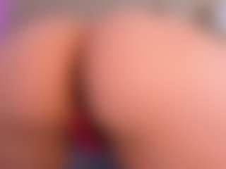 Live cam show with MadelynnGray - Solo on intimatelivegirls.com