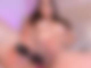 Live cam show with MadelynnGray - Body Massage on Camsoda