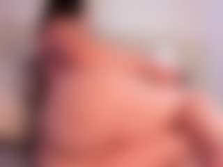 Live cam show with MadelynnGray - Striptease on Camsoda