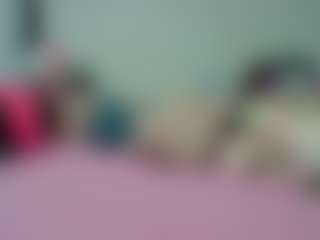 Live cam show with HoneyHide0ut444 - Black Petite on Milfs Live