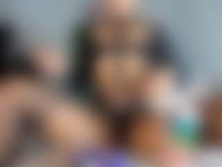 HoneyHide0ut444's Live Sex Cam Show