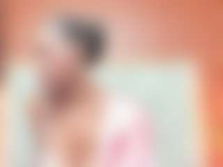Live cam show with SophyParker - Public Black on Gym Cam Girls