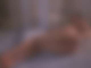 Live cam show with Amy Armstrong - Bikini on Milf Play