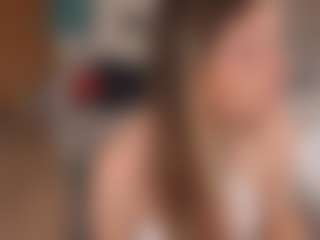 Live cam show with AyraLust - Dildo on TeamSkeetLive