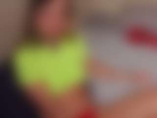 AyraLust MILF webcam performer live streaming