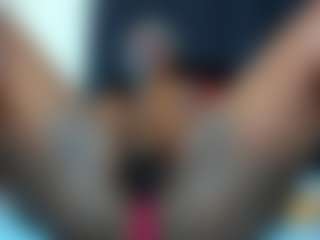 Live cam show with Yhendelyn Stone - Orgasm on Camsoda