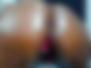 Live cam show with Yhendelyn Stone - Black BBW on Camsoda