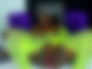 Yhendelyn Stone's Live Sex Cam Show