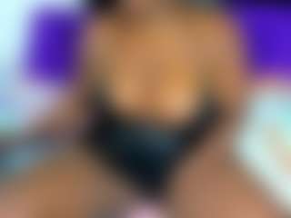 Yhendelyn Stone's Live Sex Cam Show