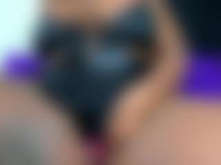 Yhendelyn Stone's Live Sex Cam Show