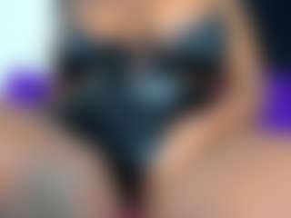 Yhendelyn Stone's Live Sex Cam Show