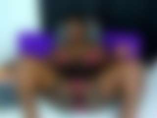 Yhendelyn Stone's Live Sex Cam Show