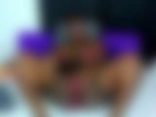 Yhendelyn Stone's Live Sex Cam Show