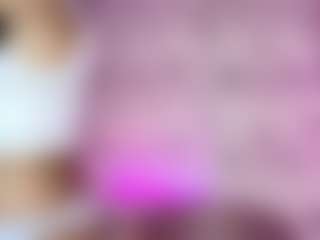 Live cam show with Emylie sexy body - Horny on Camsoda