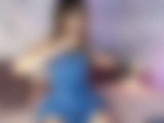 Emylie Sexy Body